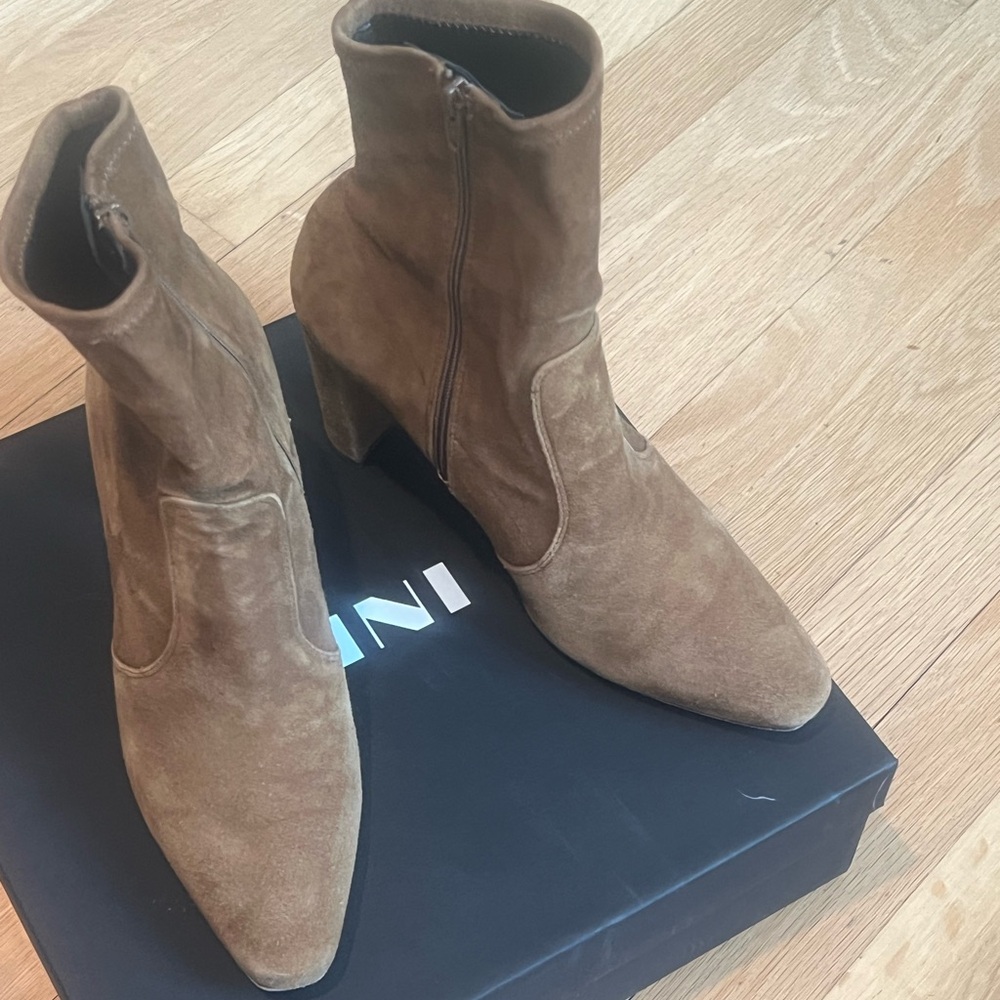 Inez Paz 90 booties size 8M in good condition; with box - color “rye” V. comfy